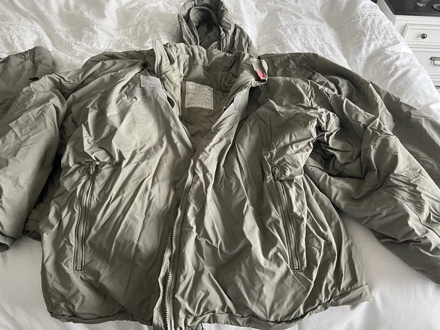 USGI ECWCS Parka ECWCS Gen III Level 7 XLarge Regular & Trouser’s Large-Regular