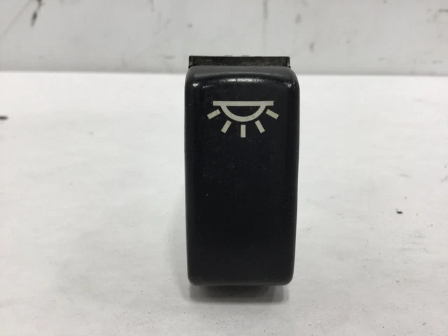Kenworth T800 DOME LIGHT Dash/Console Switch - Used | P/N P27104010