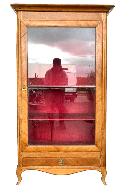 ARMOIRE VITRINE DE POUPÉE, EBENISTE ANCIENNE EN PLACAGE ART POPULAIRE