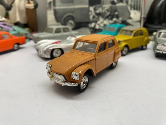 Modèle Réduit Citroën 2CV 1961 Minialuxe - Calandre Collection, échelle 1:43, Occasion