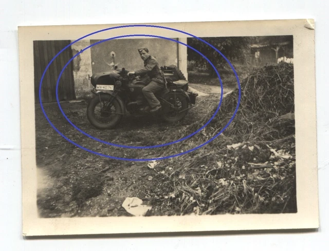 30/27 wk2 FOTO  WH Kradmelder mit Motorrad/Beiwagen