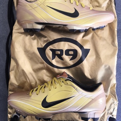 RARE BRAND NEW Nike Mercurial Vapor II 