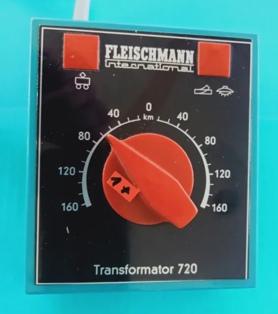 Fleischmann 720, Fahrpult, 14 V~ 1,1 A 17VA,  15 V =  1,2 A 14V, Power ohne Ende