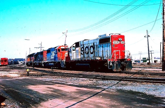 Original Kodachrome Slide Soo Lines Gp38-2 #4441 N Fond Du Lac, Wi Mar. 29, 1986