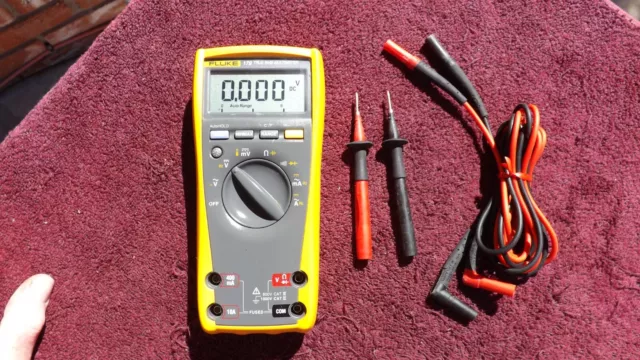 Fluke 179 *Near Mint!* True Rms Multimeter With Temperature!