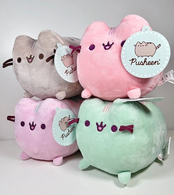 PUSHEEN THE CAT Licensed Squishy Pusheen Pastel Colour with Heart 23cm
