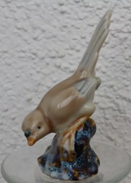 Figurine Statuette OISEAU (B) miniature sur socle en porcelaine h8,5cm, Goebel?