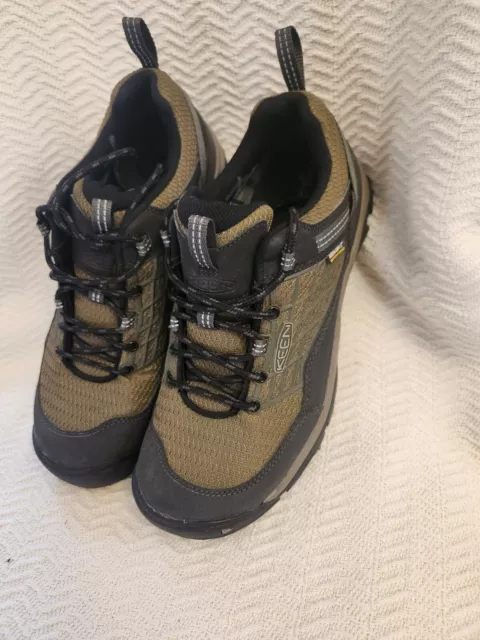 Keen Men's Saltzman Size 9 Waterproof WP Trail Hiking Shoes