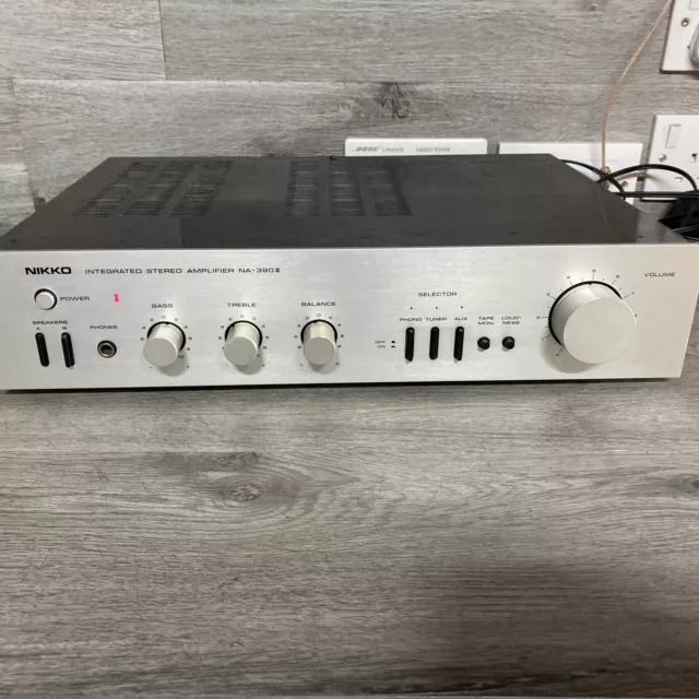 Nikko NA-390 11 integriertes Stereo-Verstärker-Deck silber Vintage Hifi