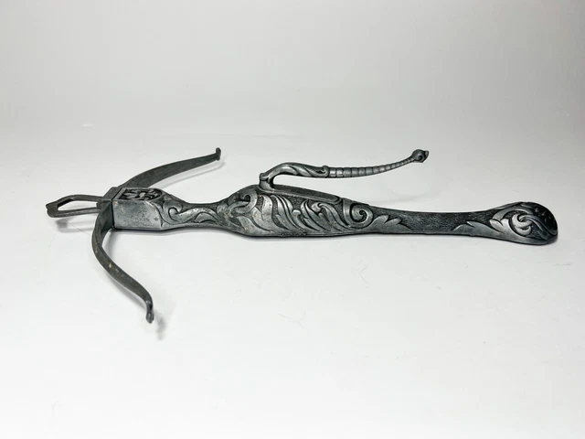 Pewter Crossbow Coat Of Arms Flur De Lis Lion Castle Crest