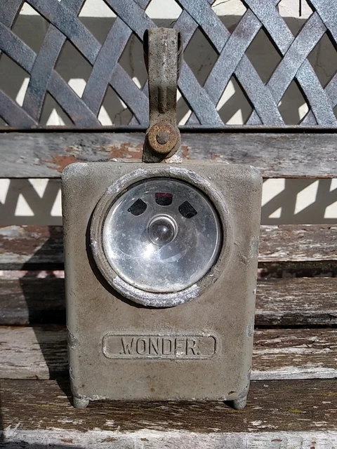 Lanterne Ancienne Wonder AGRAL – Portative à Pile Type FANAL, Vintage France