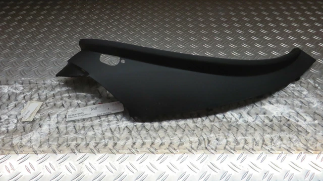 Genuine Piaggio Front Right Wheel Arch Trim For MP3 125, 250, 300, 400, 500 Ie 4T Scooters