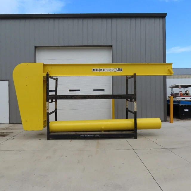 Industrial Equipment 1.5 Ton Cap. Free Standing Jib Crane 17' Swing 12' Travel