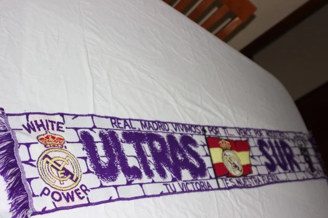 Bufanda fútbol Ultras Real Madrid de segunda mano por 35 EUR en Corral en WALLAPOP