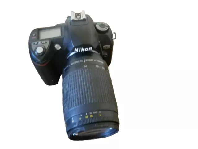 Nikon D70 Digital SLR Camera With AF Nikkor 70-300mm Zoom Lens