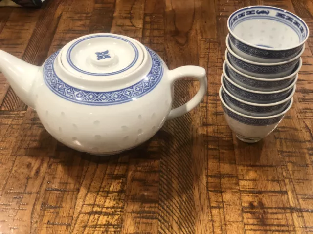Chinese Rice Grain Pattern Set Tea Pot W/Cups Blue White Flower Vintage Set