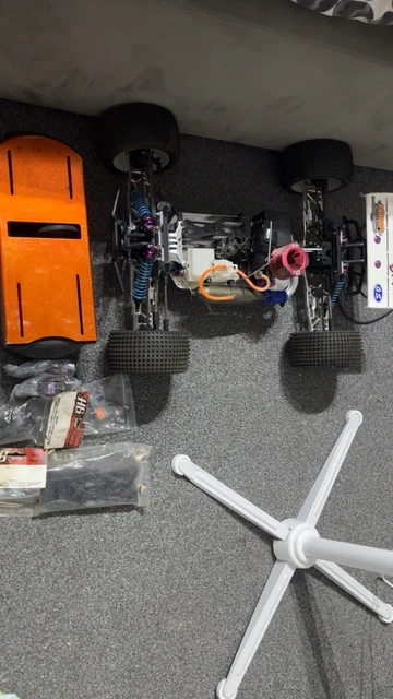 HOT BODIES LIGHTING Pro Stadium Truck 1:8 4WD RC Car Remote Control ...