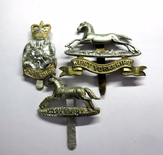 Lot of 3 vintage WW1, WW2 'Yorkshire Regiment' MILITARY CAP BADGES