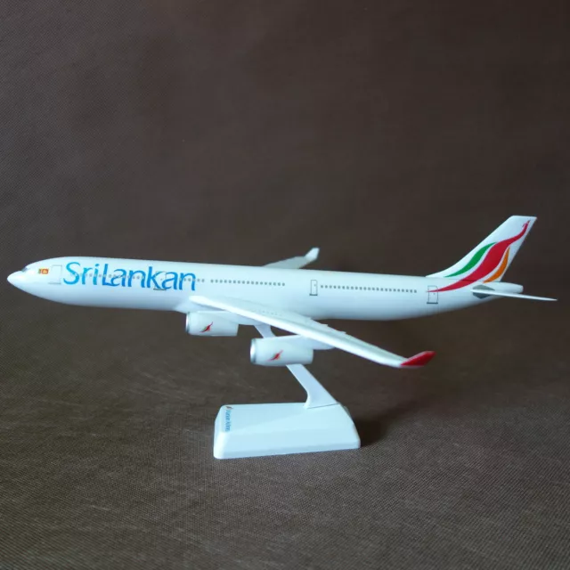 1/200 Srilankan Airlines Airbus A340-300 Airplane Model