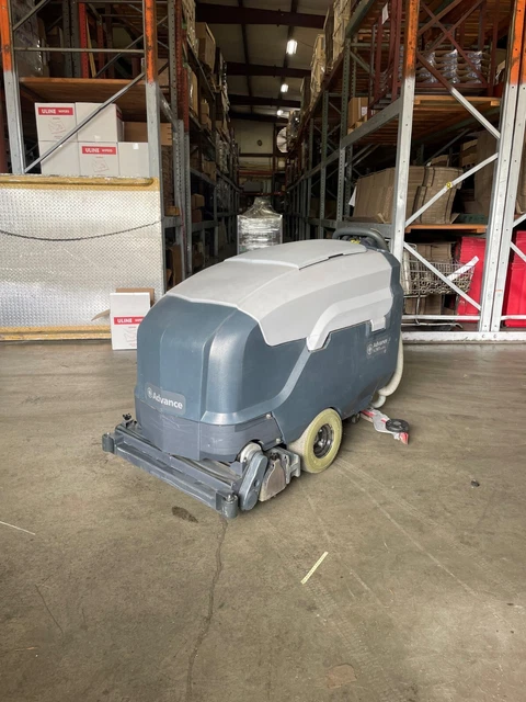 Advance SC901 X32C-C floor scrubber. Only 12 Hours on unit