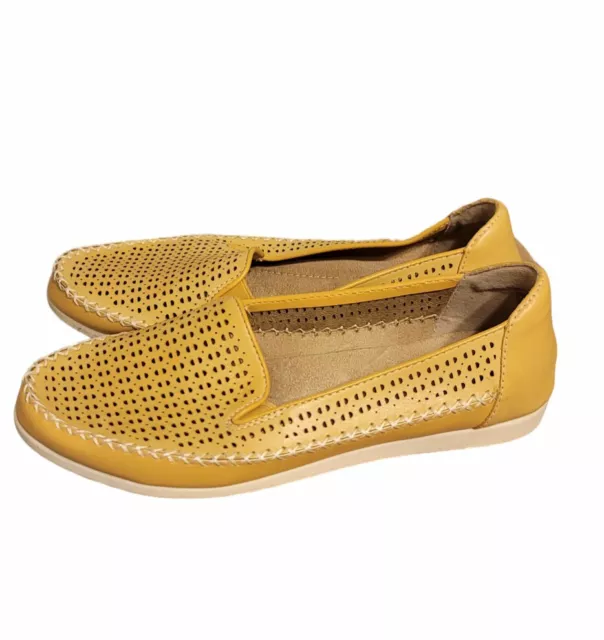 Earth Origins Lark Lizzy 10W Amber Yellow Leather Loafers