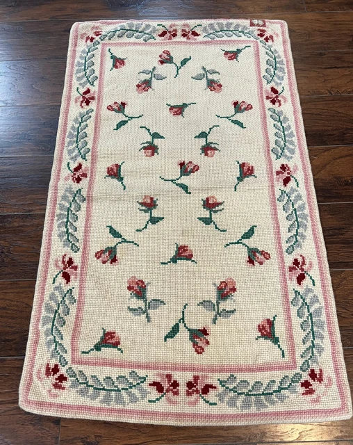 Vintage Hooked Rug 2.6 x 4.3 Handmade Floral Carpet Cream Wool Aubusson Design Vintage Hooked Rug 2.6 x 4.3 Handmade Floral Carpet Cream Wool Aubusson Design