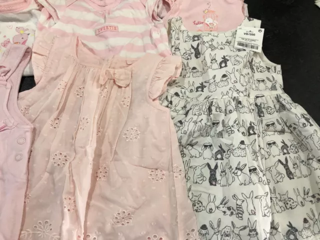 Großes Konvolut Baby Mädchen Kleidung 0-3M Kleider Strampler Tops & Leggings 25 Artikel 2