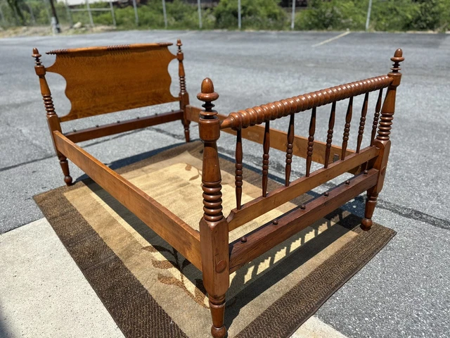19th Century Maple Spindle Bed - Rope Bed - 3/4 Size