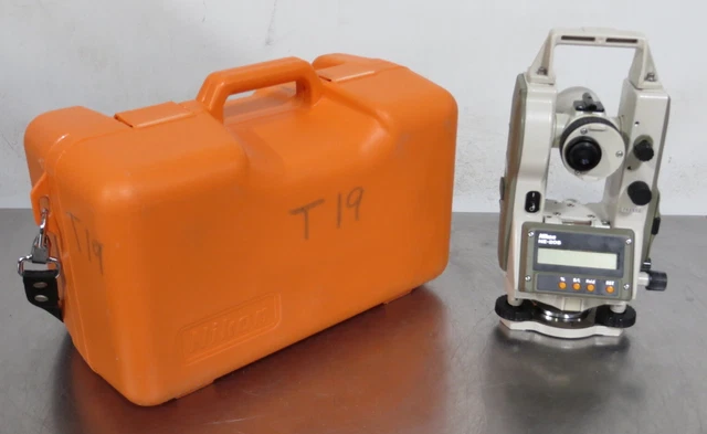 T187991 Nikon NE-20S Digital Theodolite w/ Carrying Case