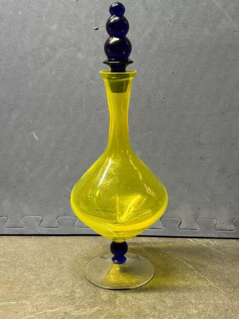 Très Grande Carafe En Verre Jaune Et Bleue Soufflée Bouche V.A