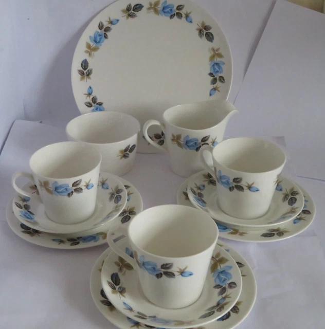 CROWN ROYAL BONE China Tea Set Twelve pieces in good condition