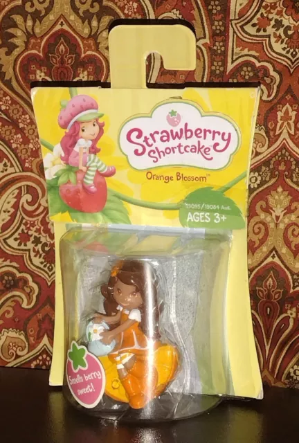 Hasbro Strawberry Shortcake Mini 2.5" Figure Orange Blossom Sitting On Peel 2009