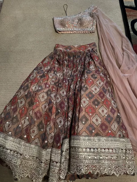 Saj Dhaj Ke Indian Printed Lengha w/ 1 Shoulder Blouse & Chuni - Small