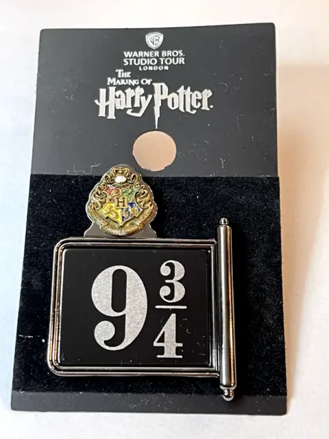 Warner Bros Harry Potter Studio Tour London PLATFORM 9 3/4 SIGN CREST Pin Badge