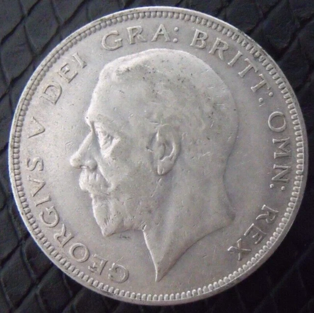 1936 GEORGE V SILVER HALF CROWN  ( 50% Silver )  British 2/6 Coin.   529