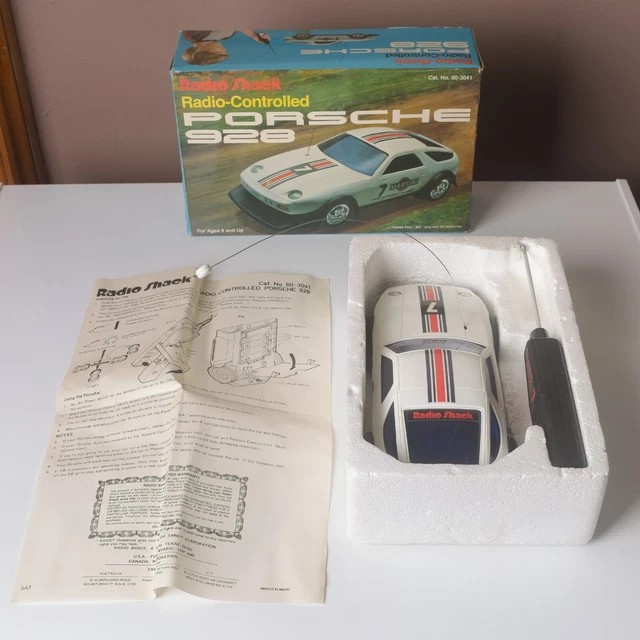 Ancienne Voiture Radio Commandée Porsche Martini 928 - À Restaurer / Pièces