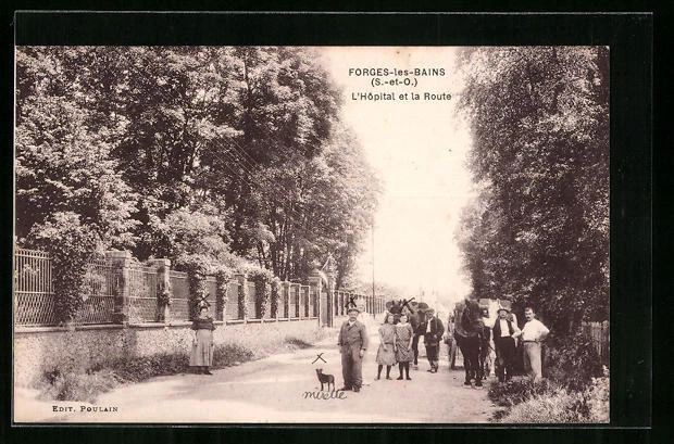 CPA Forges-les-Bains, L'Hopital et la Route