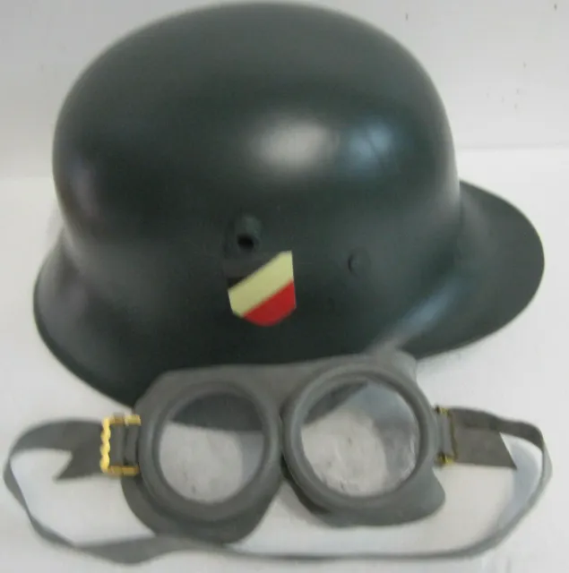 Stahlhelm M16 äh. Wehrmacht Kradfahrer Gr. 55-58 1.Weltkrieg Landser Helm Repro