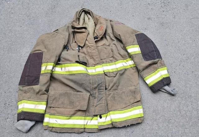 GLOBE GXTREME 44 x 32 Firefighter Turnout Bunker COAT JACKET GEAR RESCUE TOW EMS