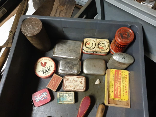 COLLECTION DE BOITES à thé en métal publicitaires et ses étagères EUR