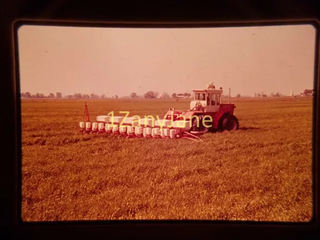 AC1316 35mm Slide of an Allis-Chalmers  from MEDIA ARCHIVES PLANTER IN FIELD