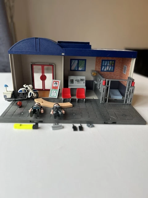 PLAYMOBIL CITY ACTION 5299 Take along Police Station INCOMPLETE