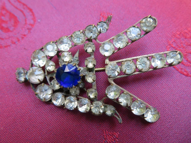 Broche d'hirondelle porte-bonheur - La Porte Du Bonheur