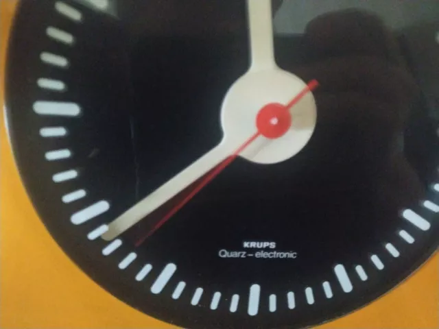 Krups Quartz Electron Wanduhr Orange 70er Jahre .Retro Rar.Sammlerstueckr