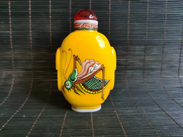 Chinese Old coloured glaze Handmade Painting Grasshopper Snuff Bottles