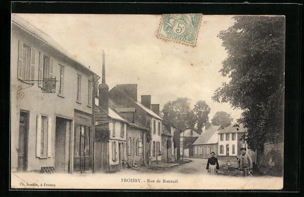 CPA Froissy, Rue de Breteuil, vue de la rue 1906