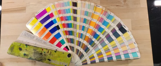 Pantone Formula Coated and Uncoated Color Guide (2003-2004)