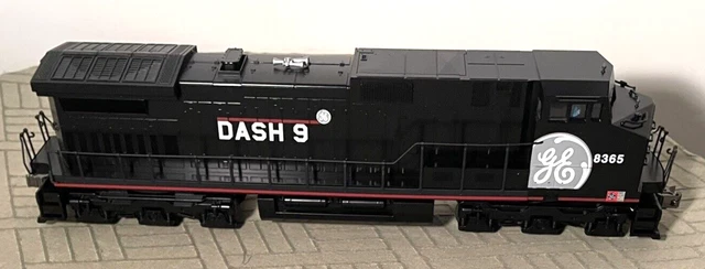 Lionel 6-18226 8365 General Electric Dash – 9 Demonstrator Loco, Tmcc, New
