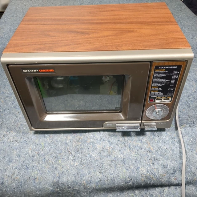VINTAGE SHARP CAROUSEL MICROWAVE OVEN MODEL R5600 1980 YEAR MID