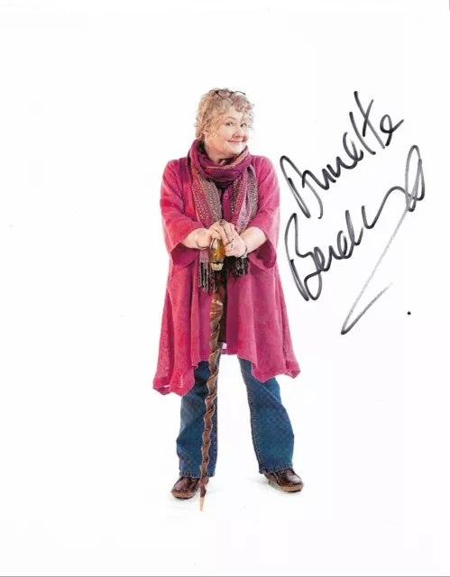 Annette Badland "WIZARDS v ALIENS"  Genuine signed autograph 8" X 10" COA 30051